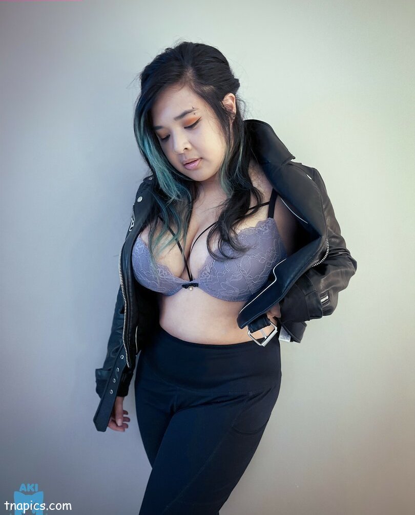 Akidearest Nude 69