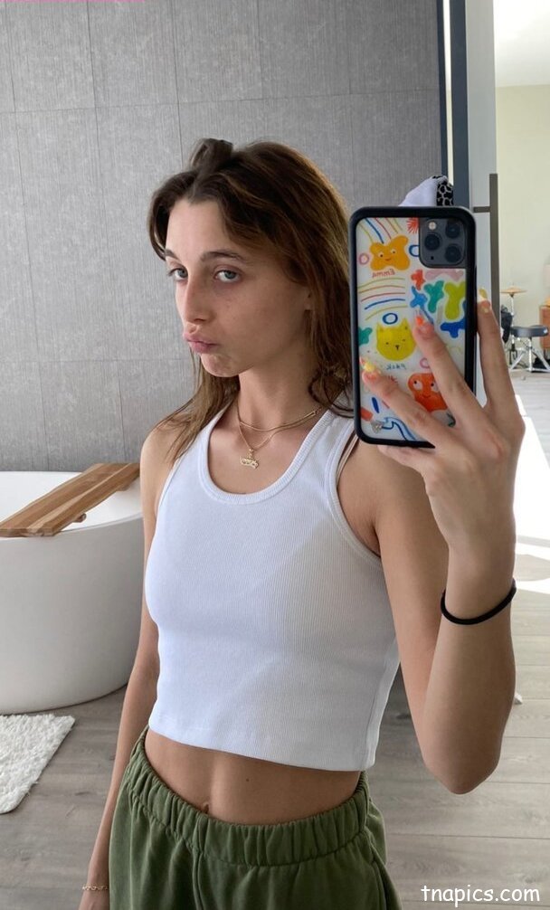 Emma Chamberlain nude 44