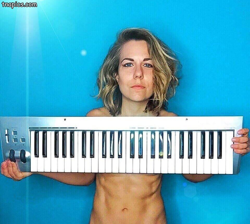 Ali Spagnola nude 10