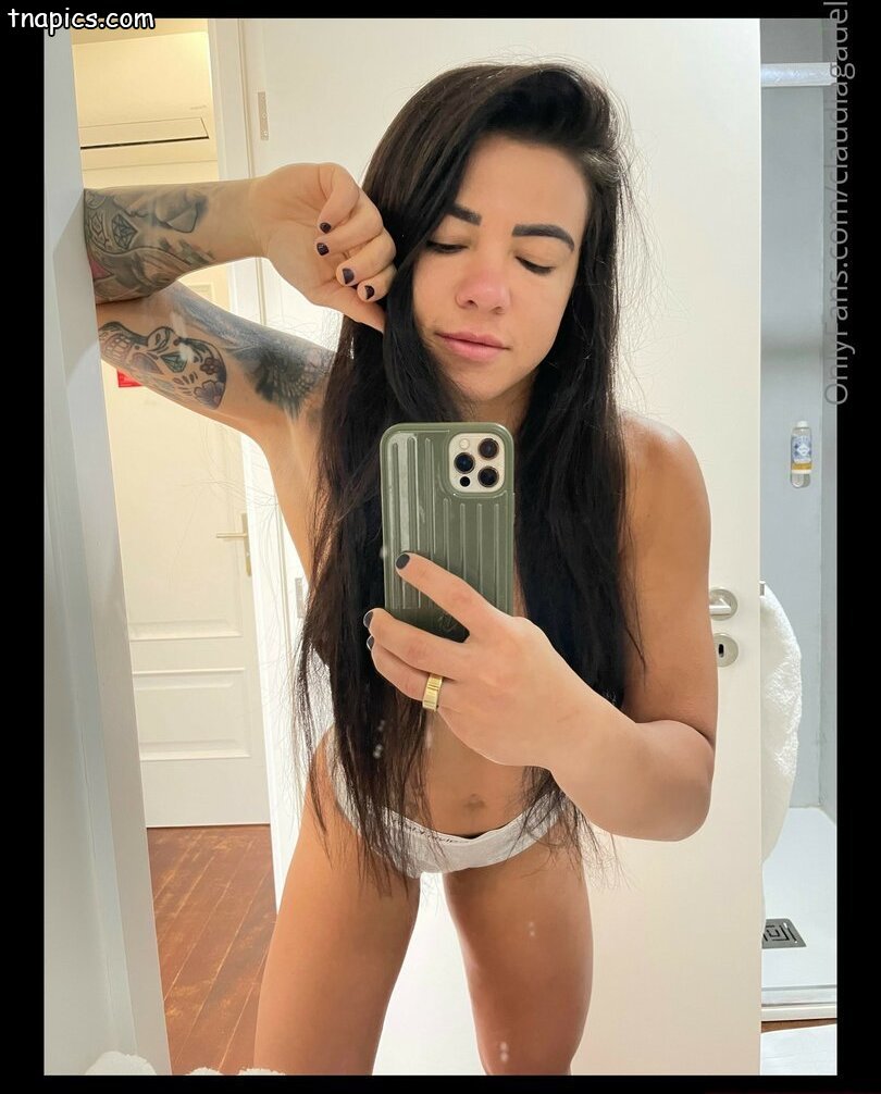 Claudia Gadelha nude 4