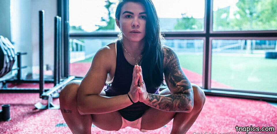 Claudia Gadelha nude 15