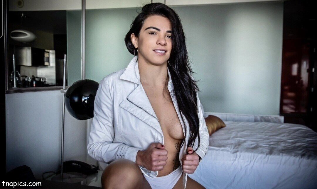 Claudia Gadelha nude 27