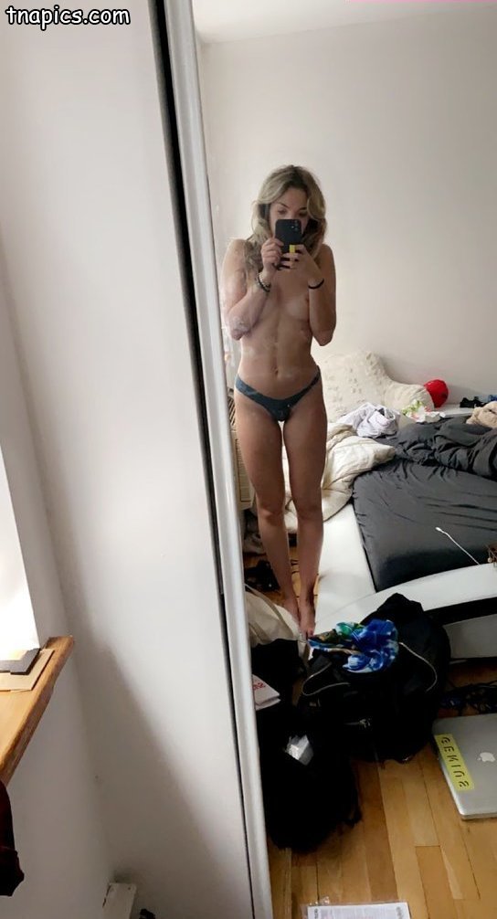 Noah Cyrus Nude 13