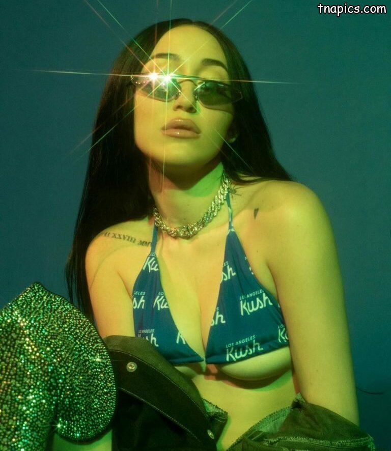 Noah Cyrus Nude 27