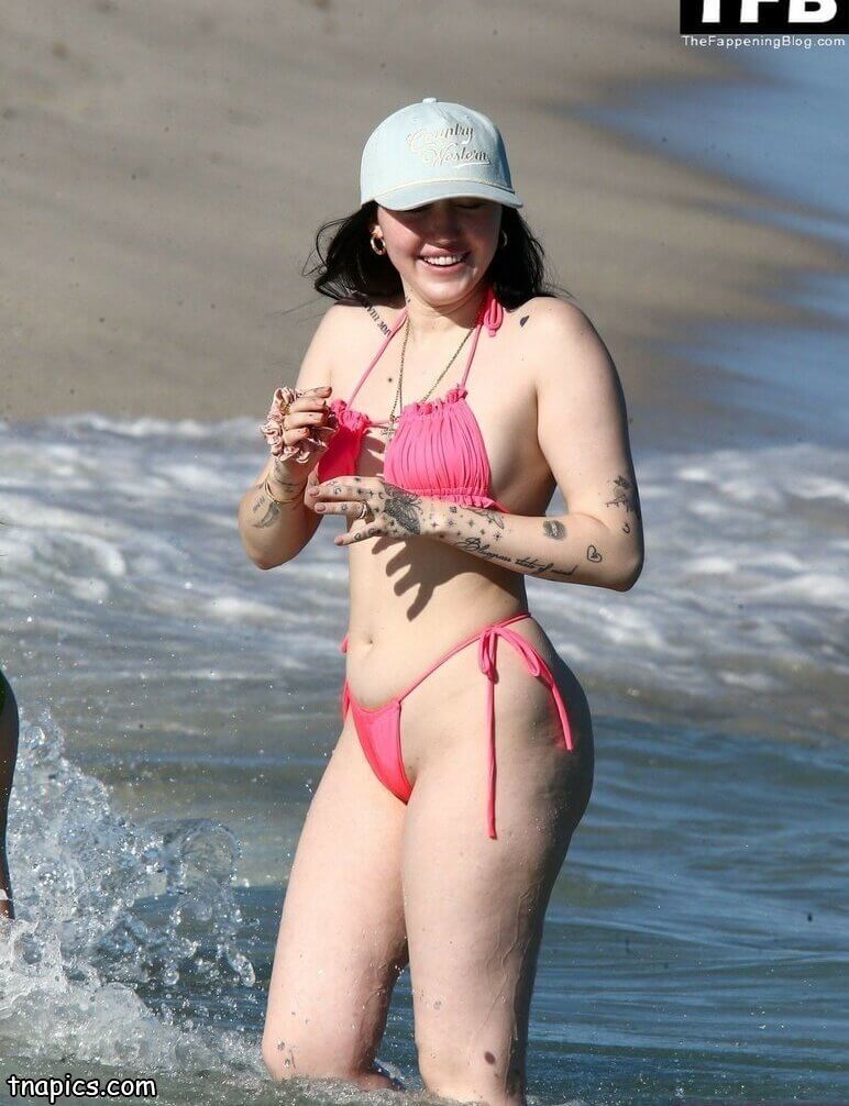 Noah Cyrus Nude 42