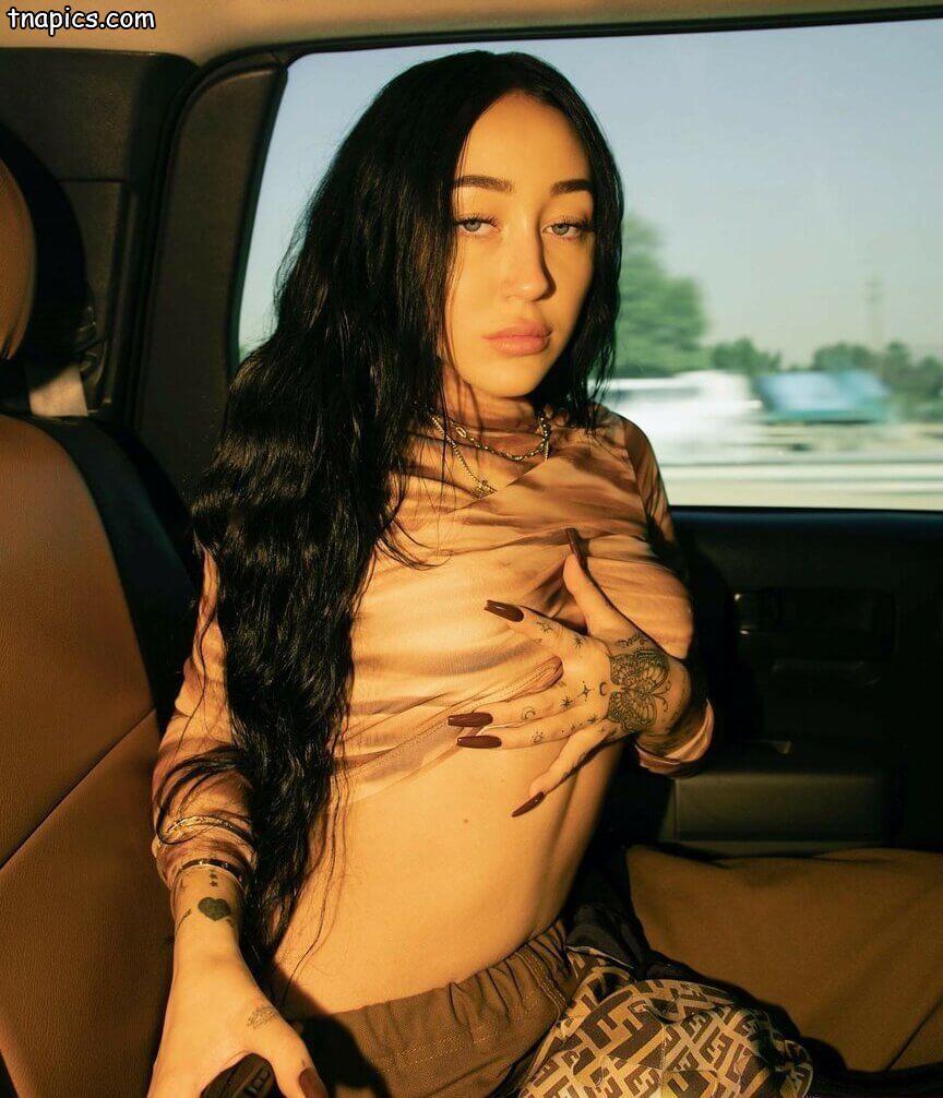 Noah Cyrus Nude 43