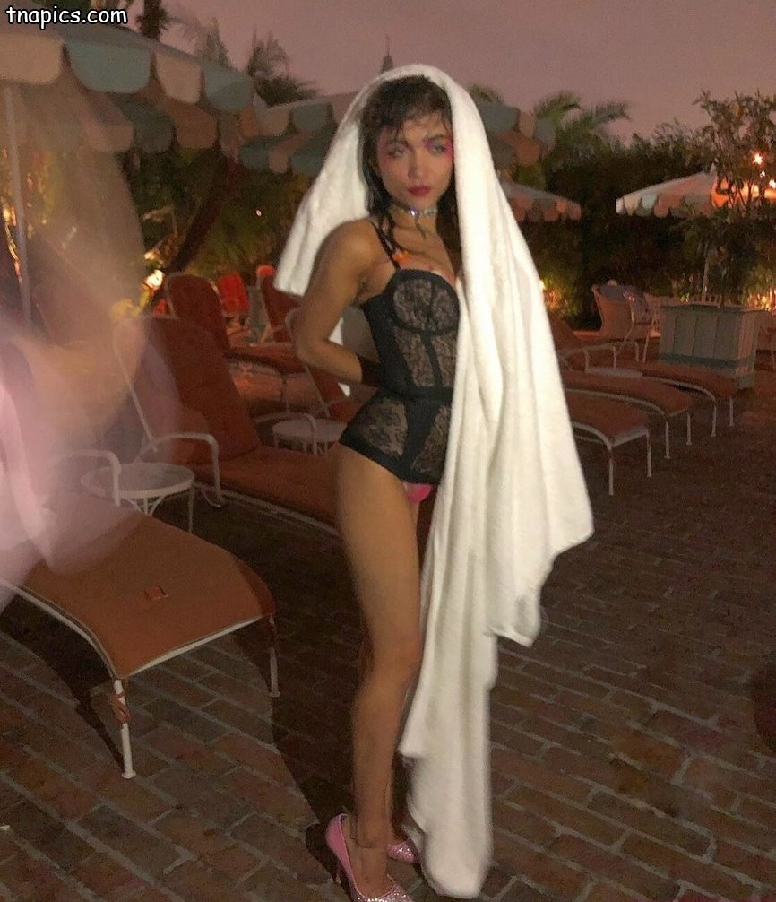 Rowan Blanchard Nude 28