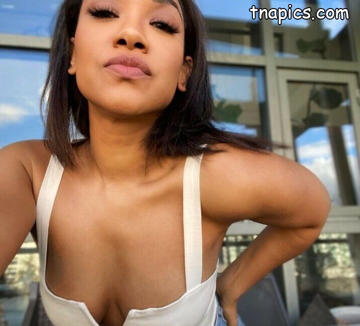 Candice Patton Nude 15