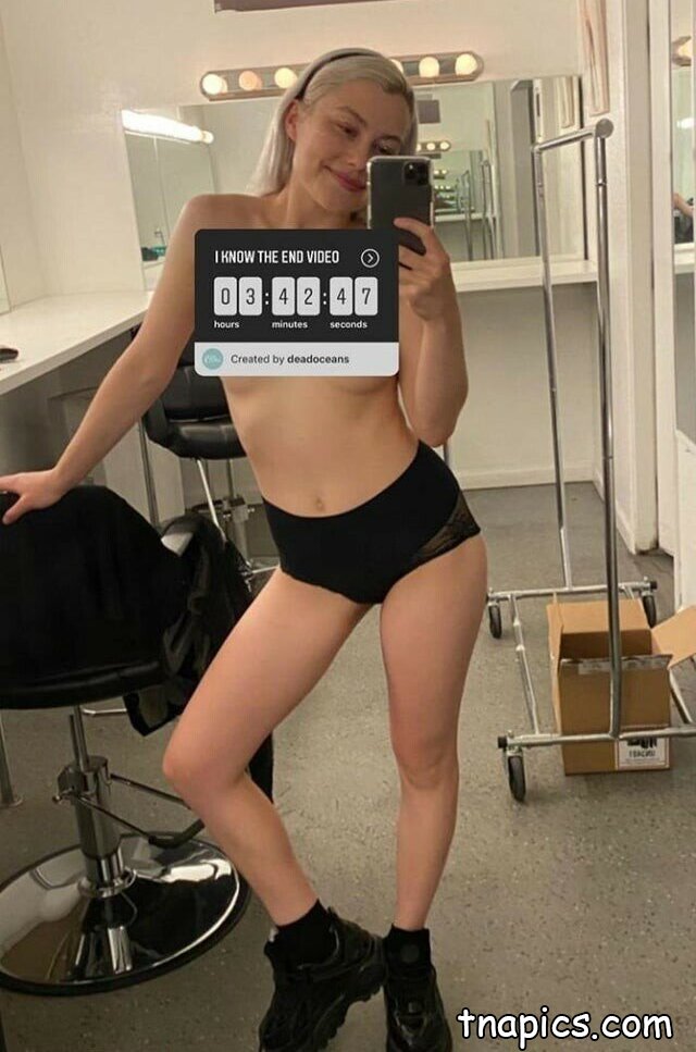 Phoebe Bridgers Nude 13